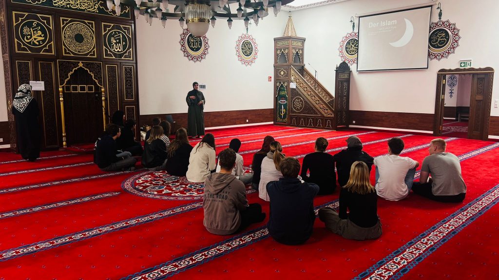 84943670-33b9-4f5b-a6c9-412aaa3085ac